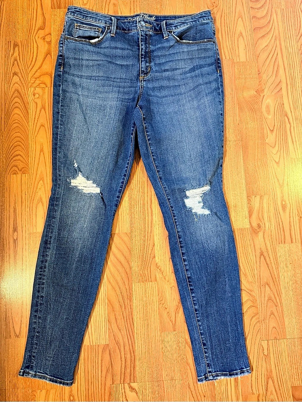 Universal Thread Mid Rise Jeans Blue 14W - Picture 2 of 6